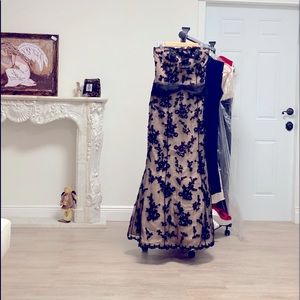 Stunning Black gown!